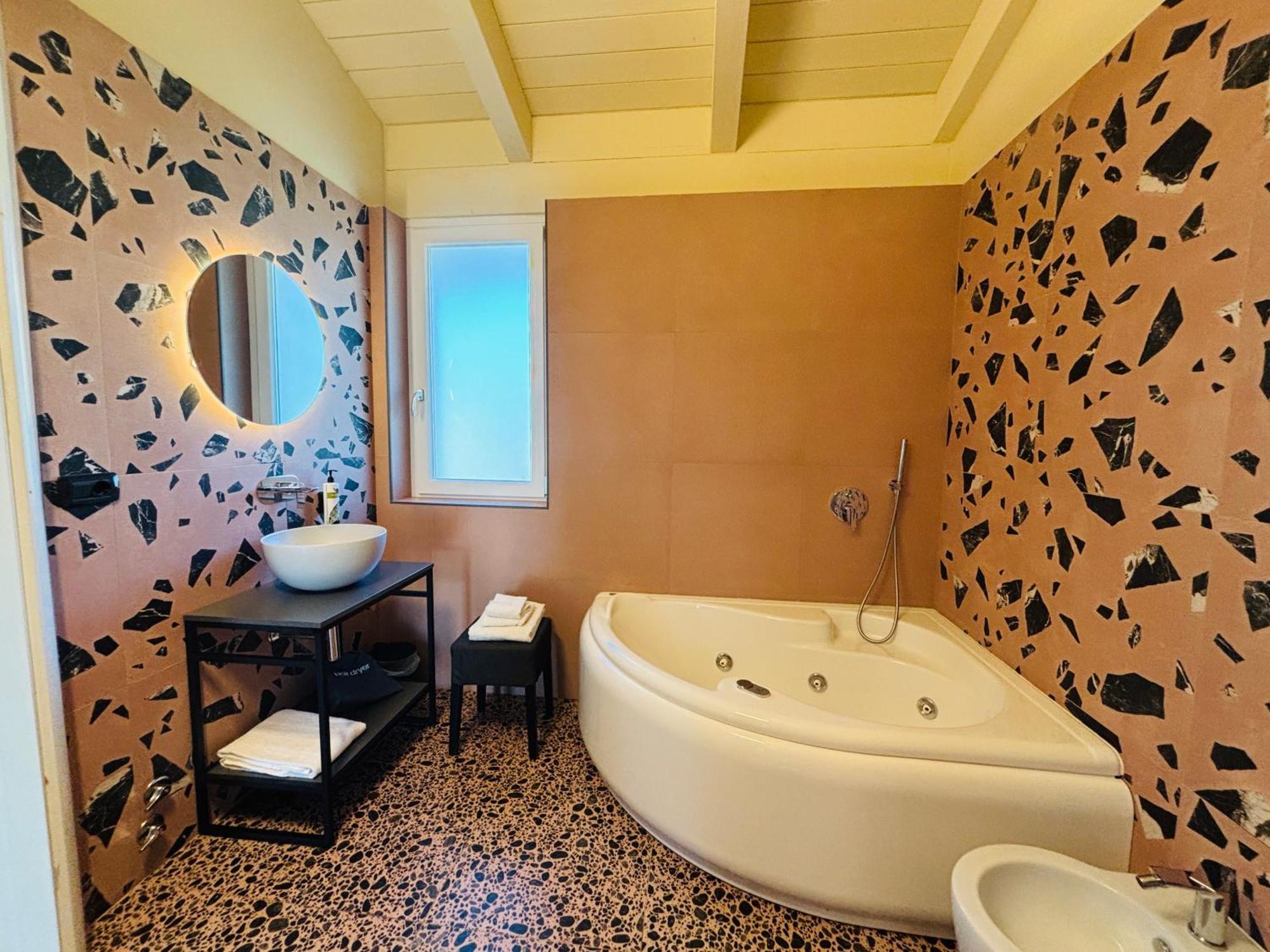 Terra Di Vento Bed & Breakfast Montecorvino Pugliano Екстериор снимка